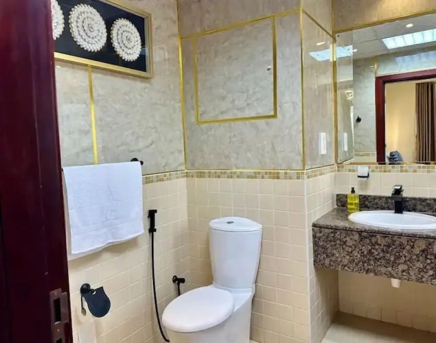 2 Bedrooms Luxury Apartment with balcony and with harbour view