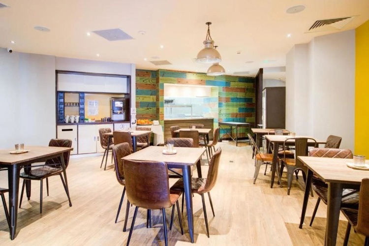 Belvilla Newport City Centre Hotel - Lifestyle photo 13