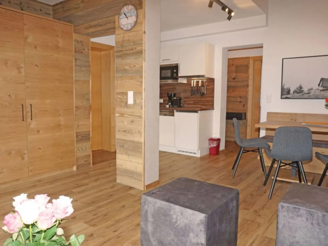 Apartment Ladis Fiss 19152