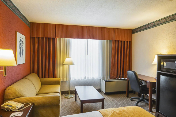Clarion Inn