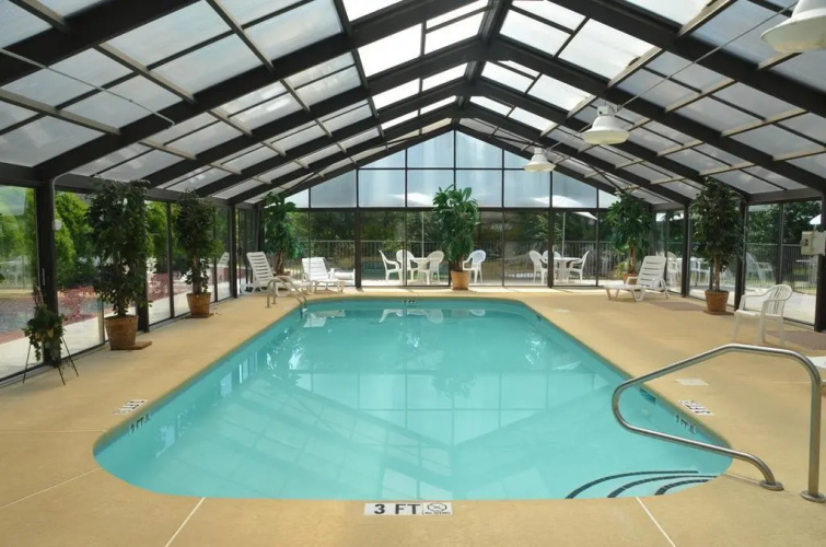 Smoky Mountain Inn & Suites
