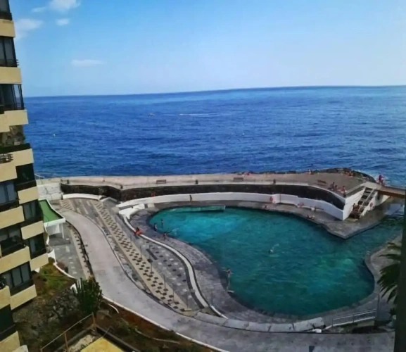 2 Bedrooms Apartment with balcony and with ocean view
