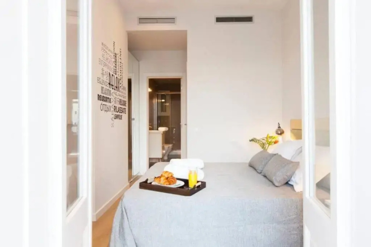 Stylish and centric 2-bedroom apartment in Eixample &Terrace P2