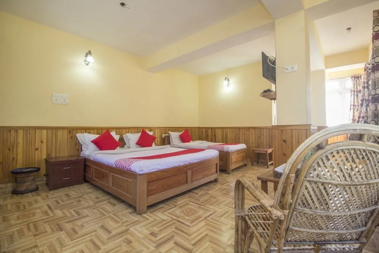 OYO 23588 Hotel Chittiz
