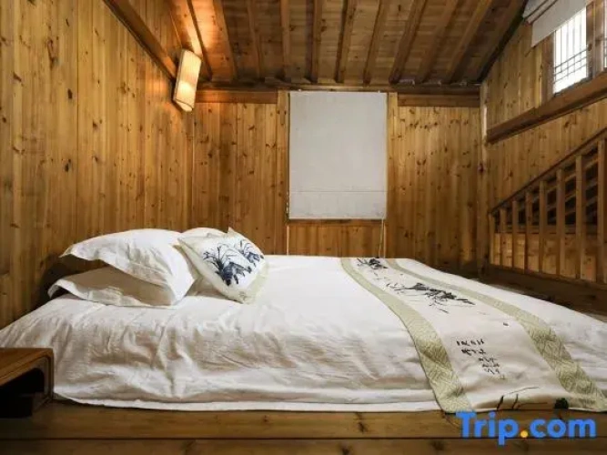 3 Bedrooms Family Suite with garden view