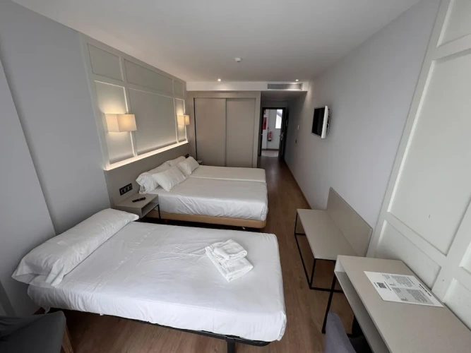 Standard Triple room
