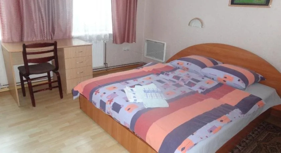 Hotel Rebir