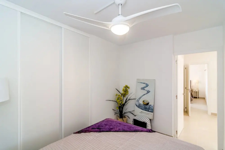 CP- Modern 3 bedroom apt frontline beach