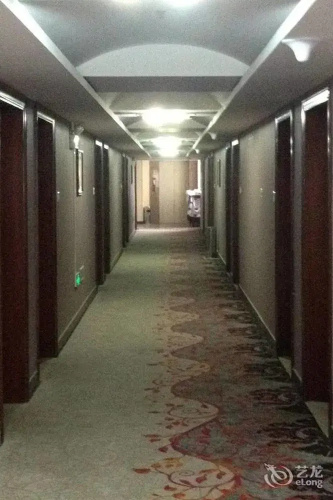 Luoyang New Shengguang Hotel