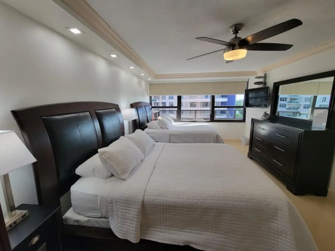 Alexander 819 2 Bedroom Apts