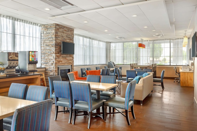 Best Western Hartford Hotel & Suites photo 28