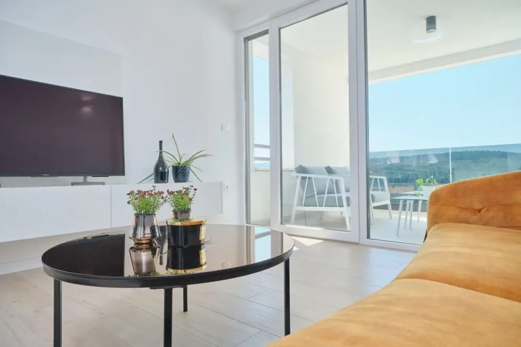 Apartment Queen
