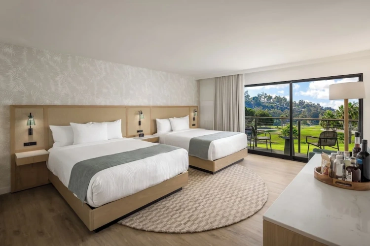 Standard Quadruple Club room