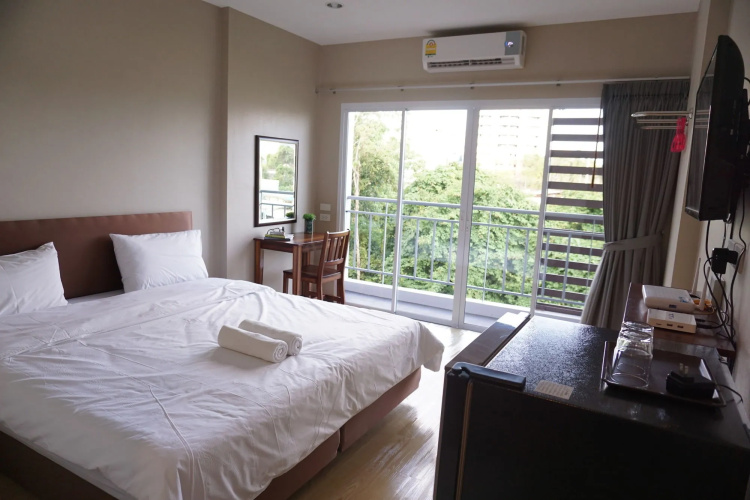 Chompu Nakarin Apartment