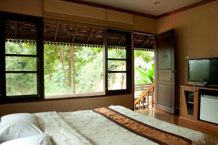 J Valley Resort