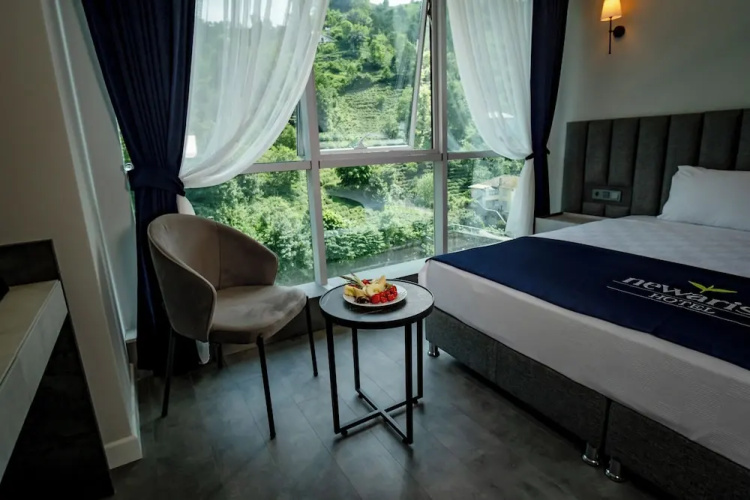 Newarise Hotel