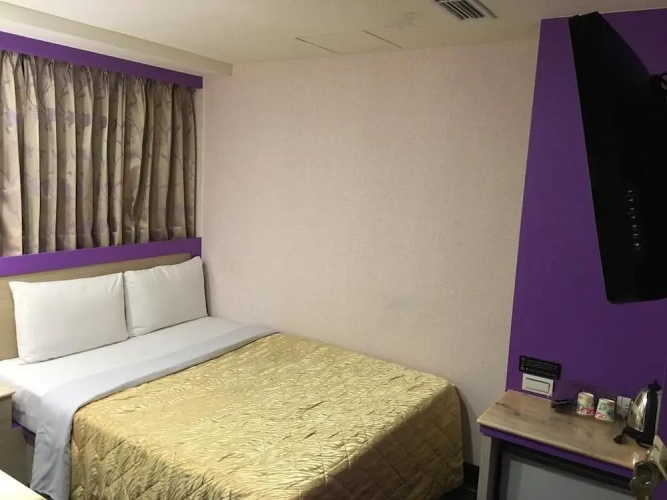 CaRry Hotel