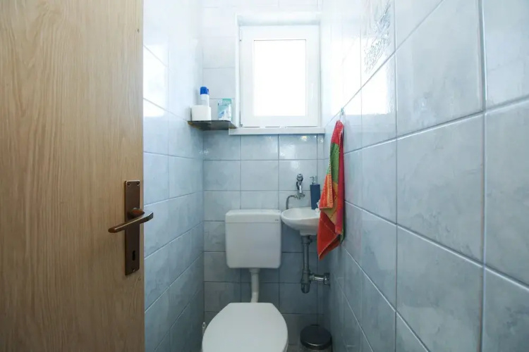 Apartment 517
