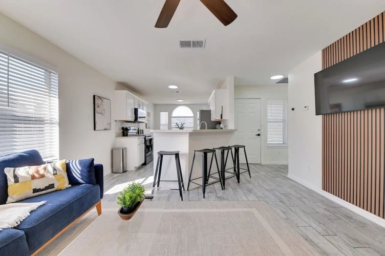 1 Bedroom Apartment
