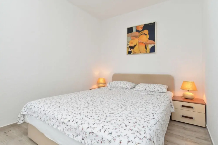 Apartment 1363