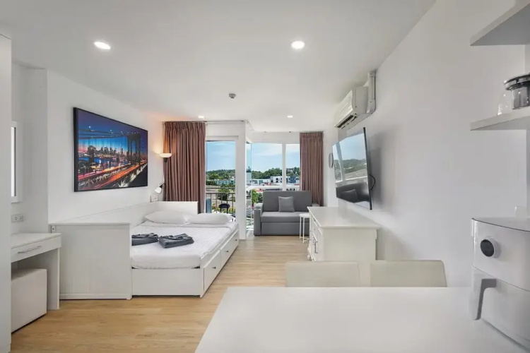 Studio in Ozone Condo in Kata A702
