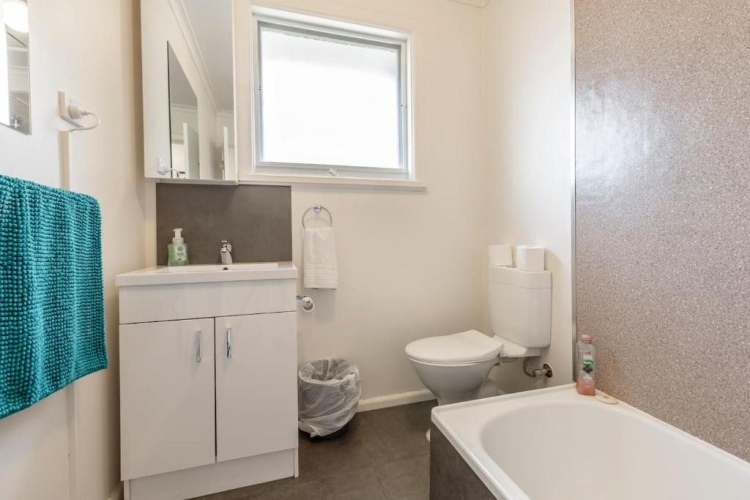2 Bedrooms Cottage