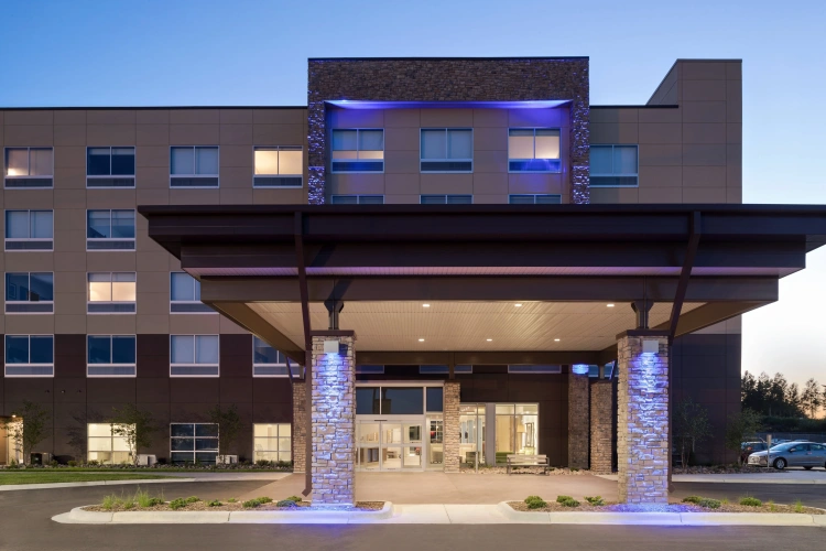 Holiday Inn Express Duluth North Miller Hill