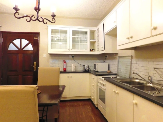 1 Bedroom Business Studio