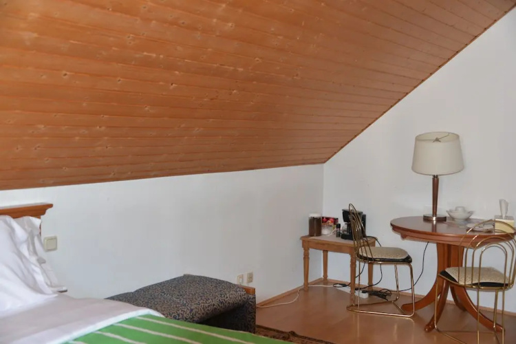 Mountain View Rooms