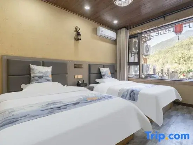 Standard Double room with mountain view