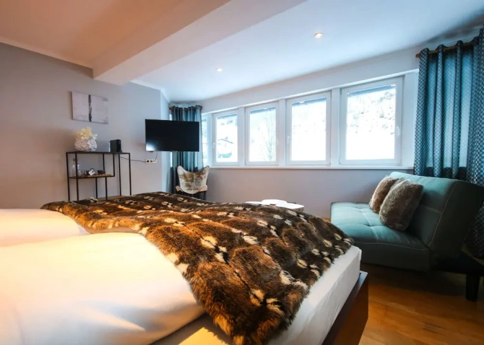 1 Bedroom Suite with mountain view