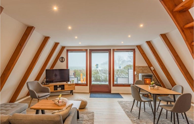 2 Bedrooms Cottage