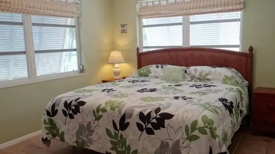 203 22nd St 2 Bedroom Home by Redawning