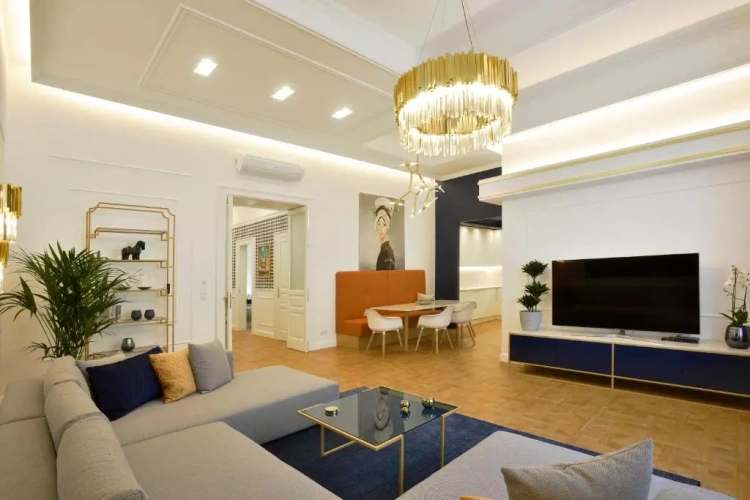 2 Bedrooms Apartment