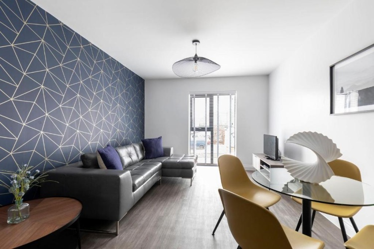 2 Bedrooms Apartment