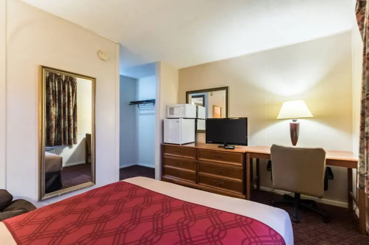 Red Carpet Inn Austin MN