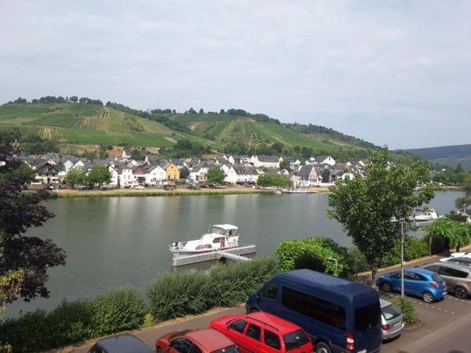 1 Bedroom Apartment with river view