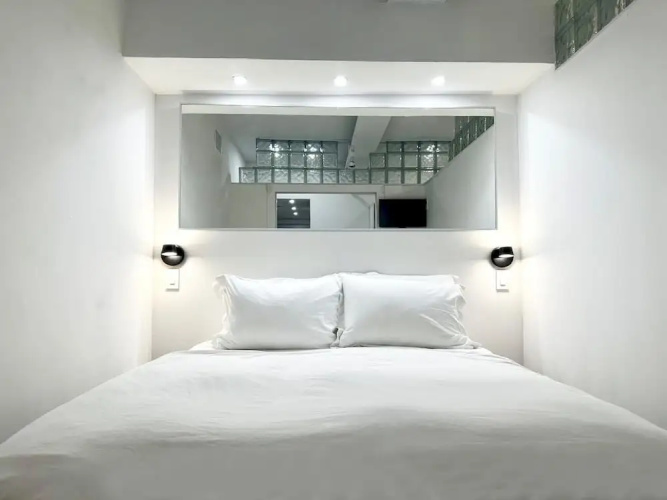3 Room Beachfront Art Deco 4 Queen 6 Single Beds