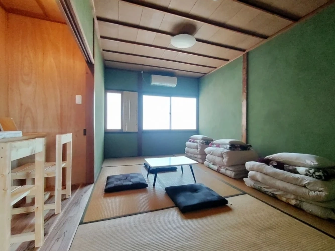 Standard Triple room