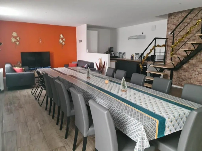 4 Bedrooms Cottage