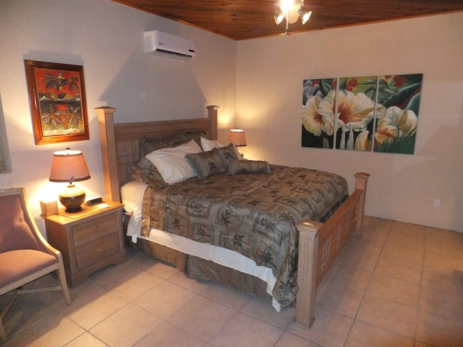 Sunset Villas 7B
