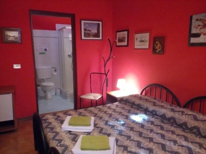 Standard Triple room