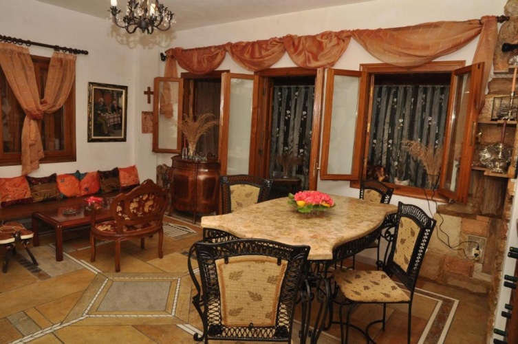 2 Bedrooms Cottage