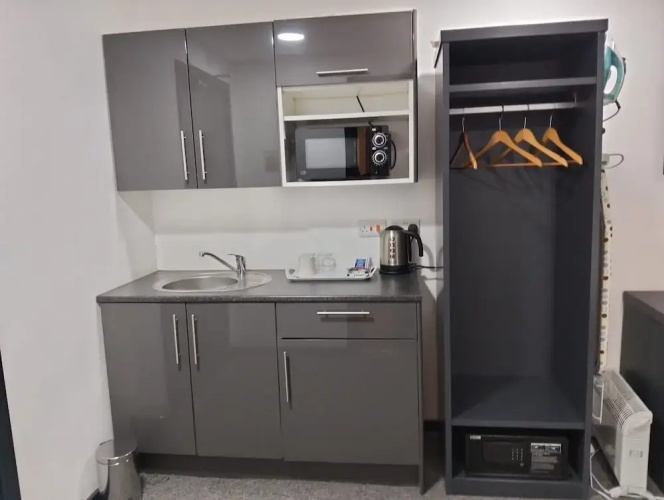 1 Bed Flat - Sleeps 2 - Parking - Wifi