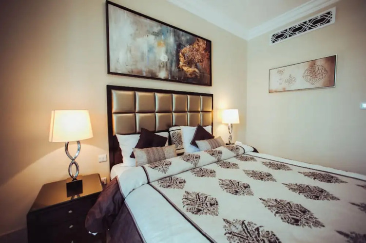 Incredible Stay at Dubai Old Town Souk Al Bahar - Image 12