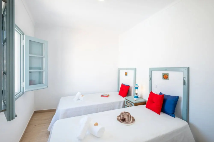 Townhouse Aqua