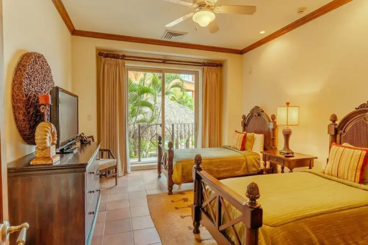 CR Luxury Montebello 1D 3 Bdrm