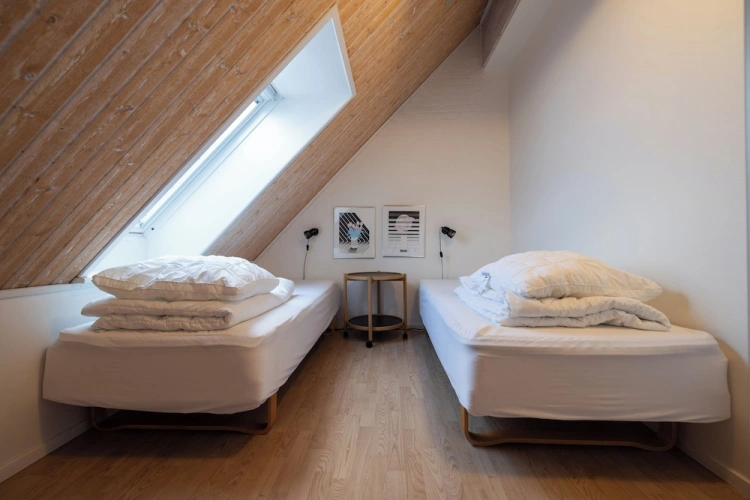 Economy room