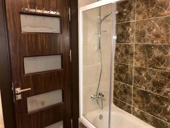 3 Bedrooms Apartment