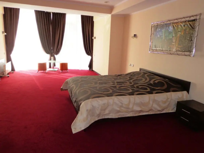 Mark Plaza Hotel